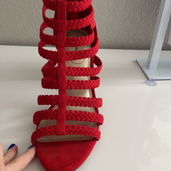 red heels - Picture 2 of 3